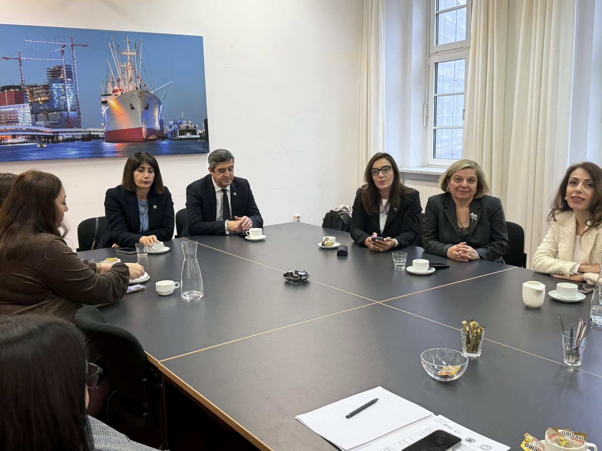 GLIP Members Participate in International Training Visit to Hamburg — Photo 8 / 27